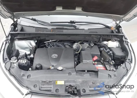 2018 Toyota Highlander Le Plus from USA, damaged, VIN 5TDBZRFH9JS893333